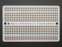   Adafruit “PermaProto” feles méretű forrasztható fejlesztői panel