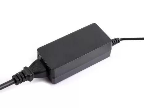 Tápegység (PSU) 19V / 3.5A, 5.5mm / 2.5mm, DC csatlakozó Tápegység (PSU) 19V / 3.5A, 5.5mm / 2.5mm, DC csatlakozó